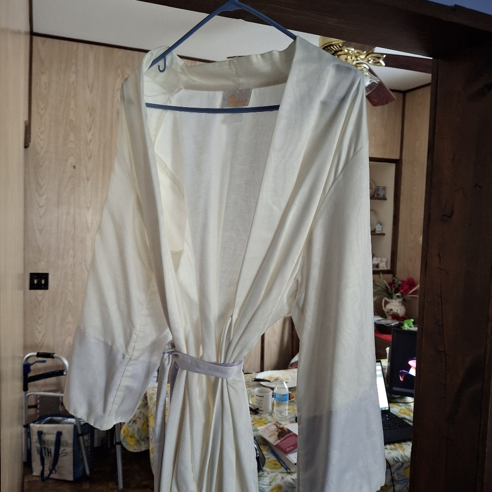 Elegant Cream Women's Robe